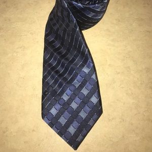 Van Heusen tie